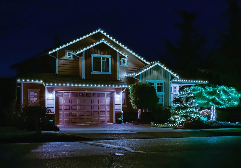 Residential Christmas light installation in Central Florida by Light The Peak